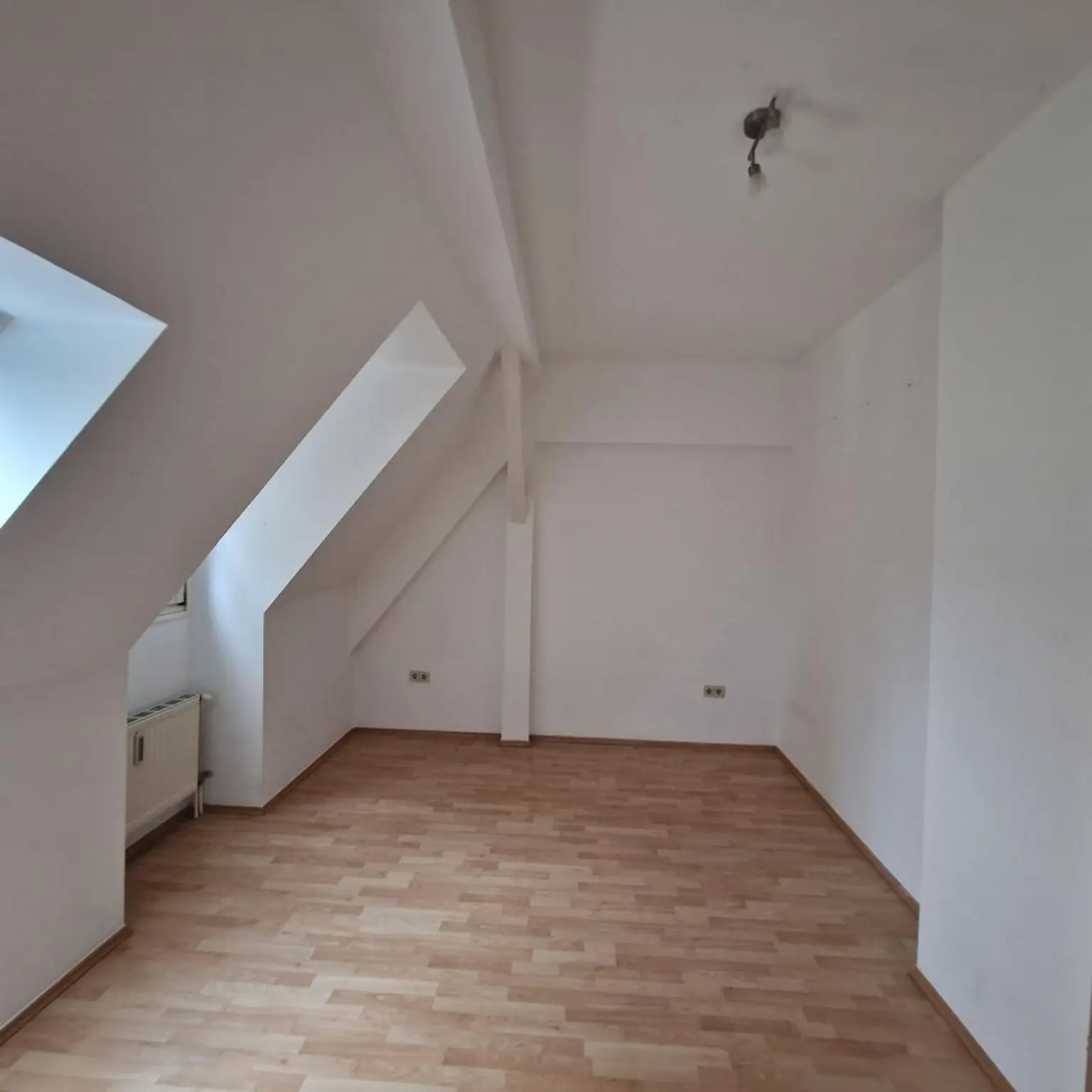 2,5-Zimmer-Dachgeschoßwohnung