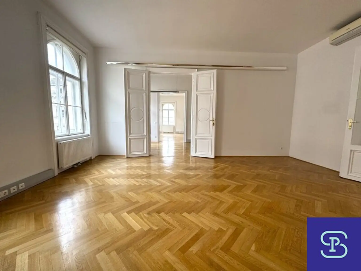 Neutorgasse: Klimatisiertes 193m² Stilaltbau-Büro mit 5 Zimmern und Lift - 1010 Wien