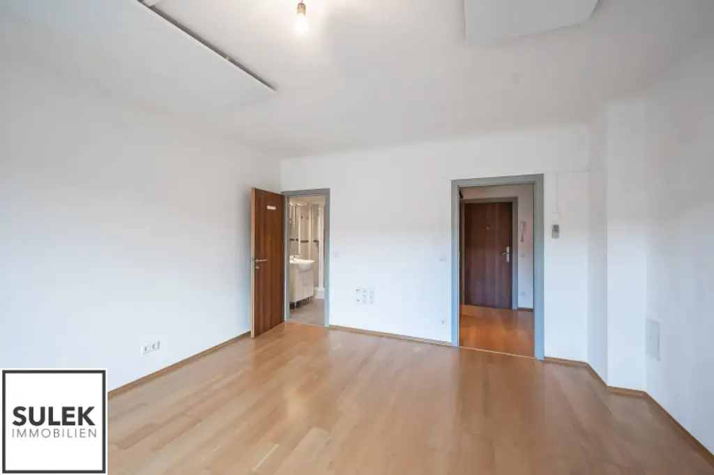 Single-Dachgeschoss-Wohnung mit Terrasse  in Bestlage des 9. Bezirks!