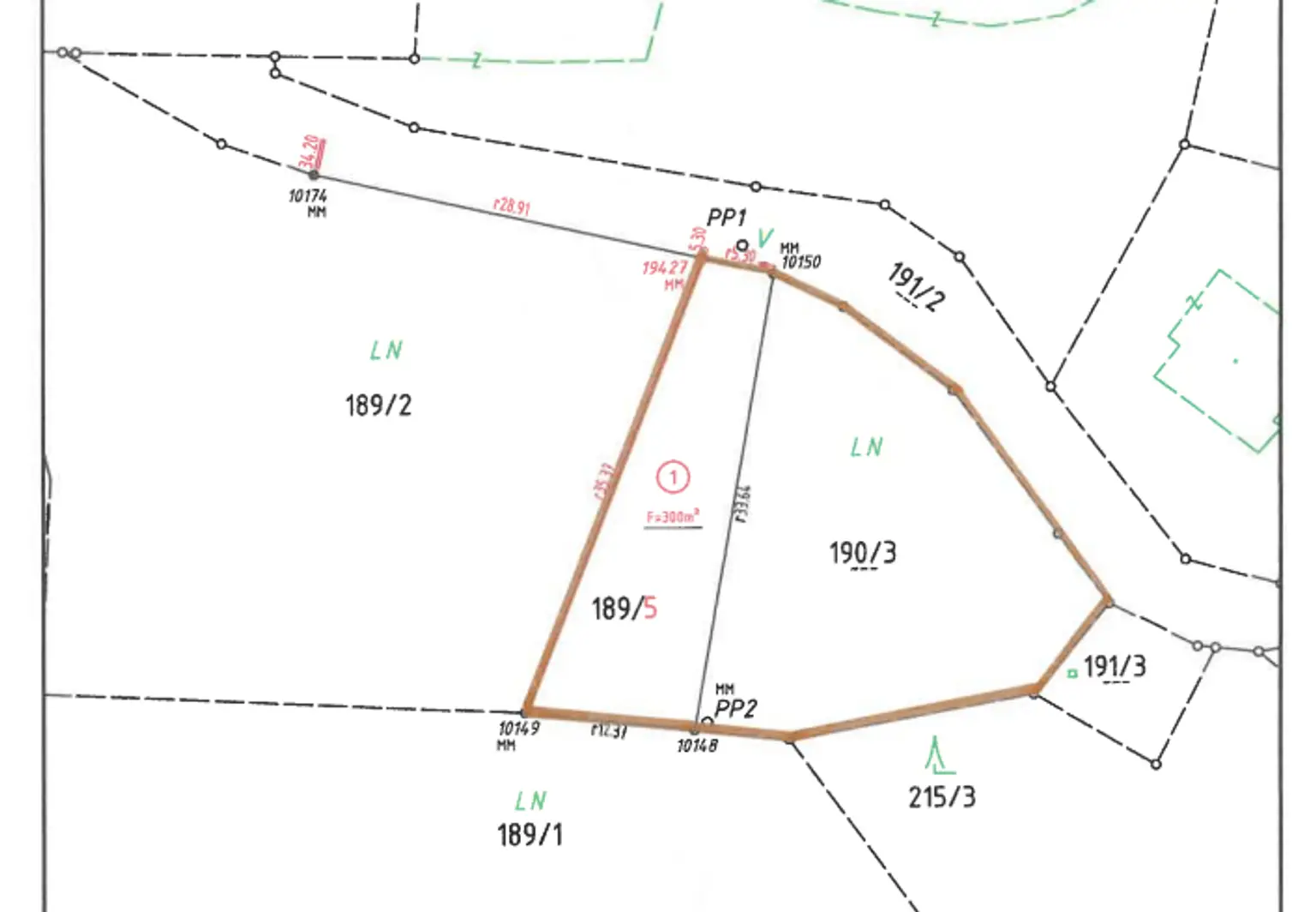 „Harmonisch am Hang gelegen – Naturverbundenheit und Weite inklusive.“
