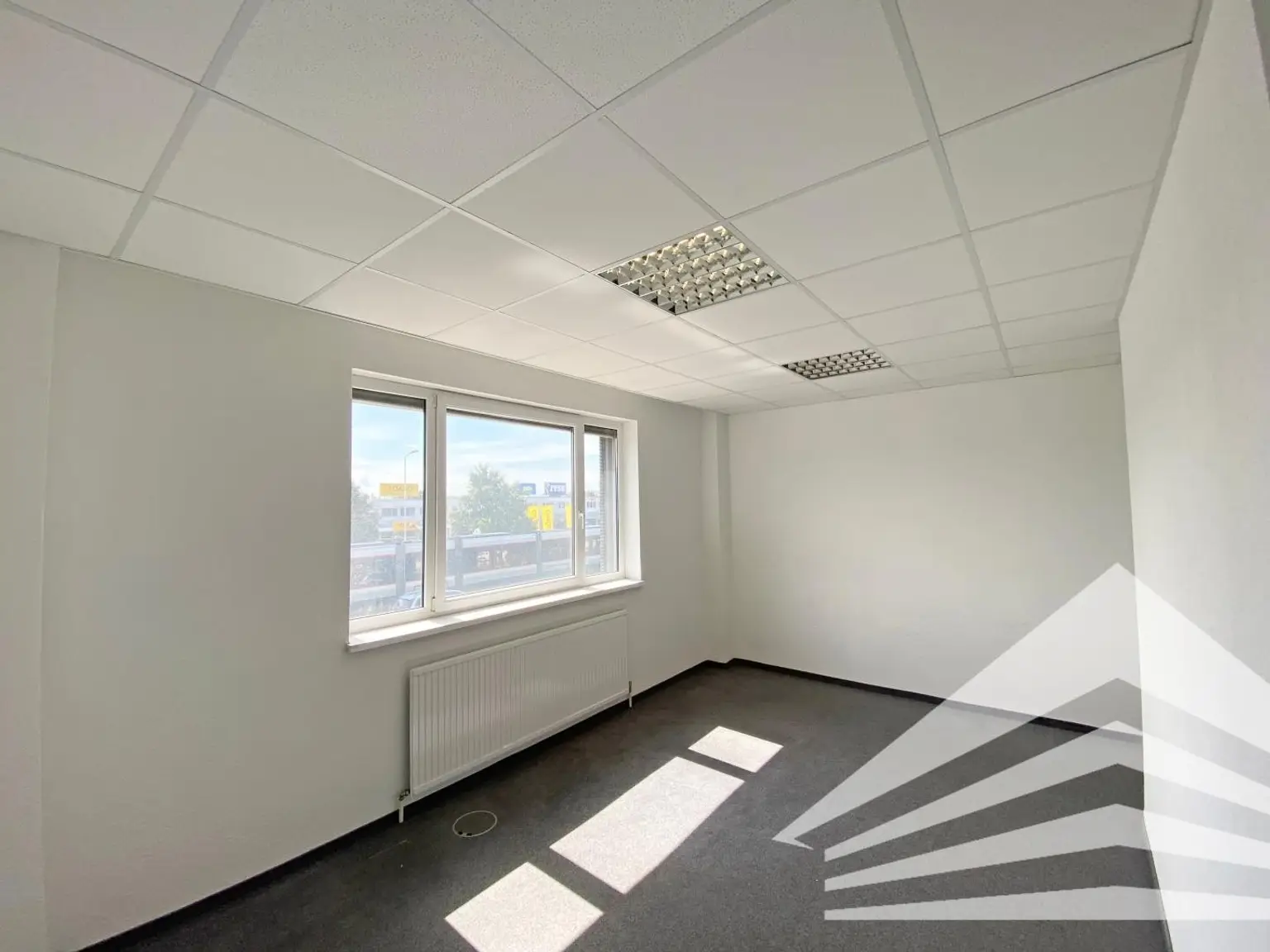 Gut sichtbares Büro mit Werbemöglichkeit in Leonding!