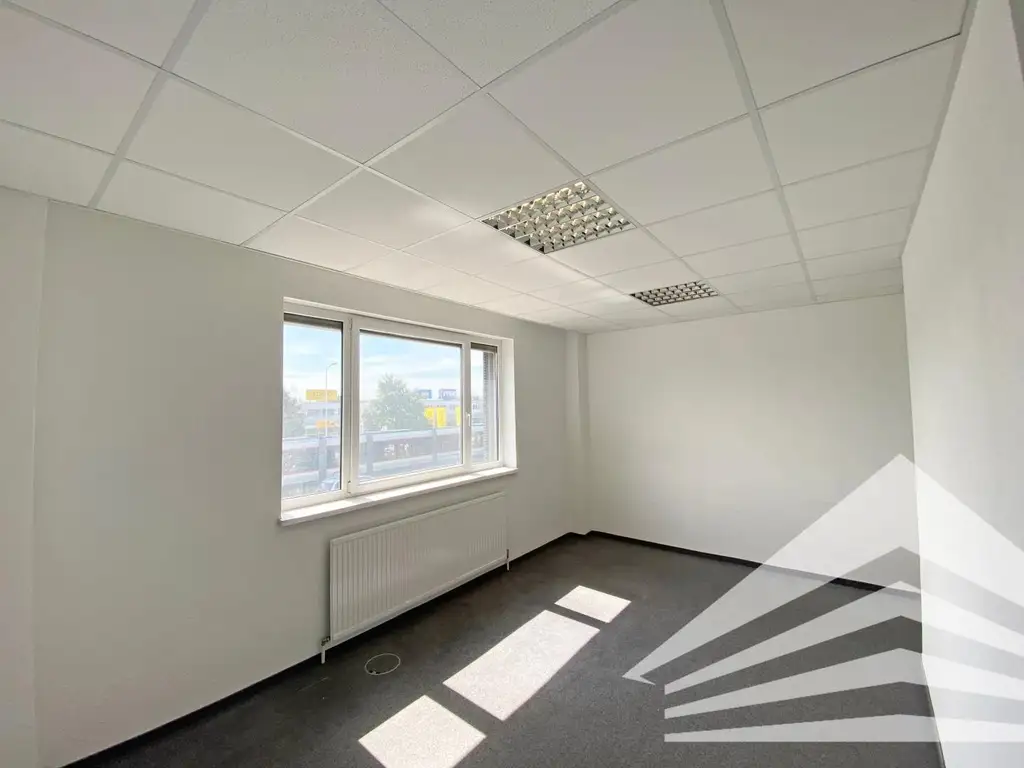 Gut sichtbares Büro mit Werbemöglichkeit in Leonding!