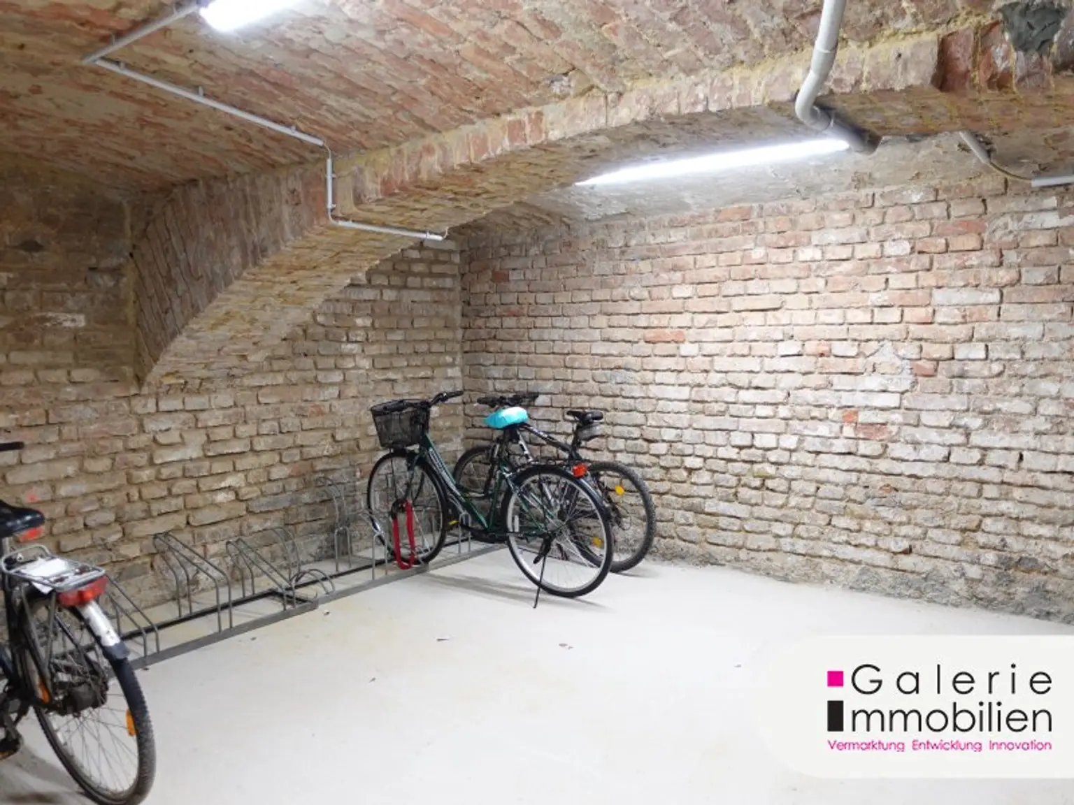 VIDEO: 360°-Ausblick auf Wien: Hochwertige 2-Zimmer-Wohnung mit Klima plus 2 private Dachterrassen!