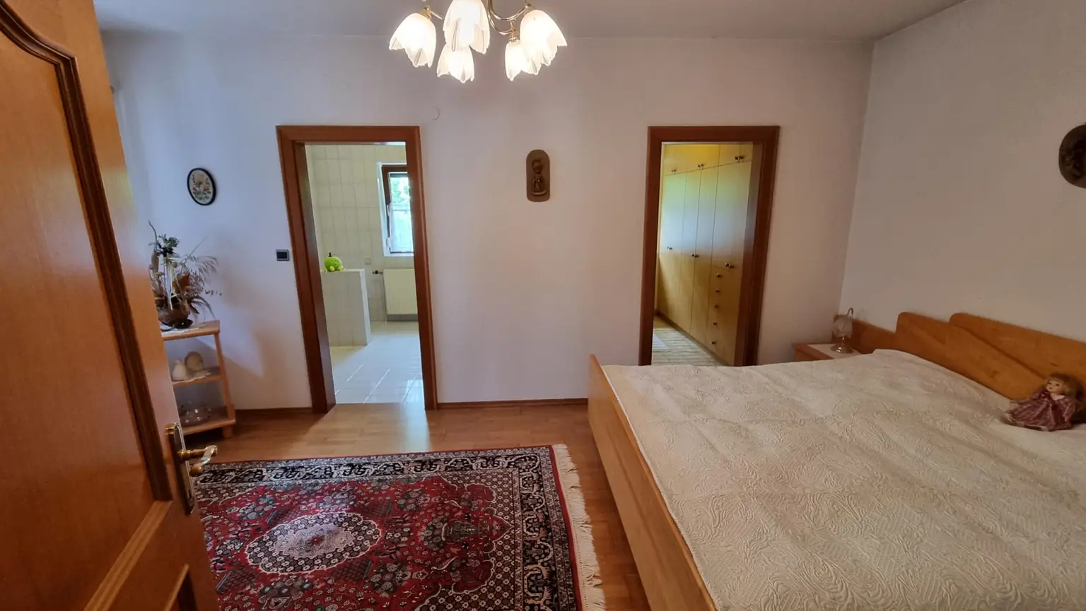 Gepflegter Bungalow mit großem Grundstück in Linsberg