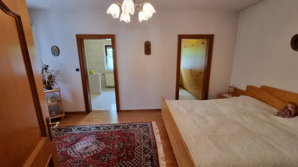 Gepflegter Bungalow mit großem Grundstück in Linsberg