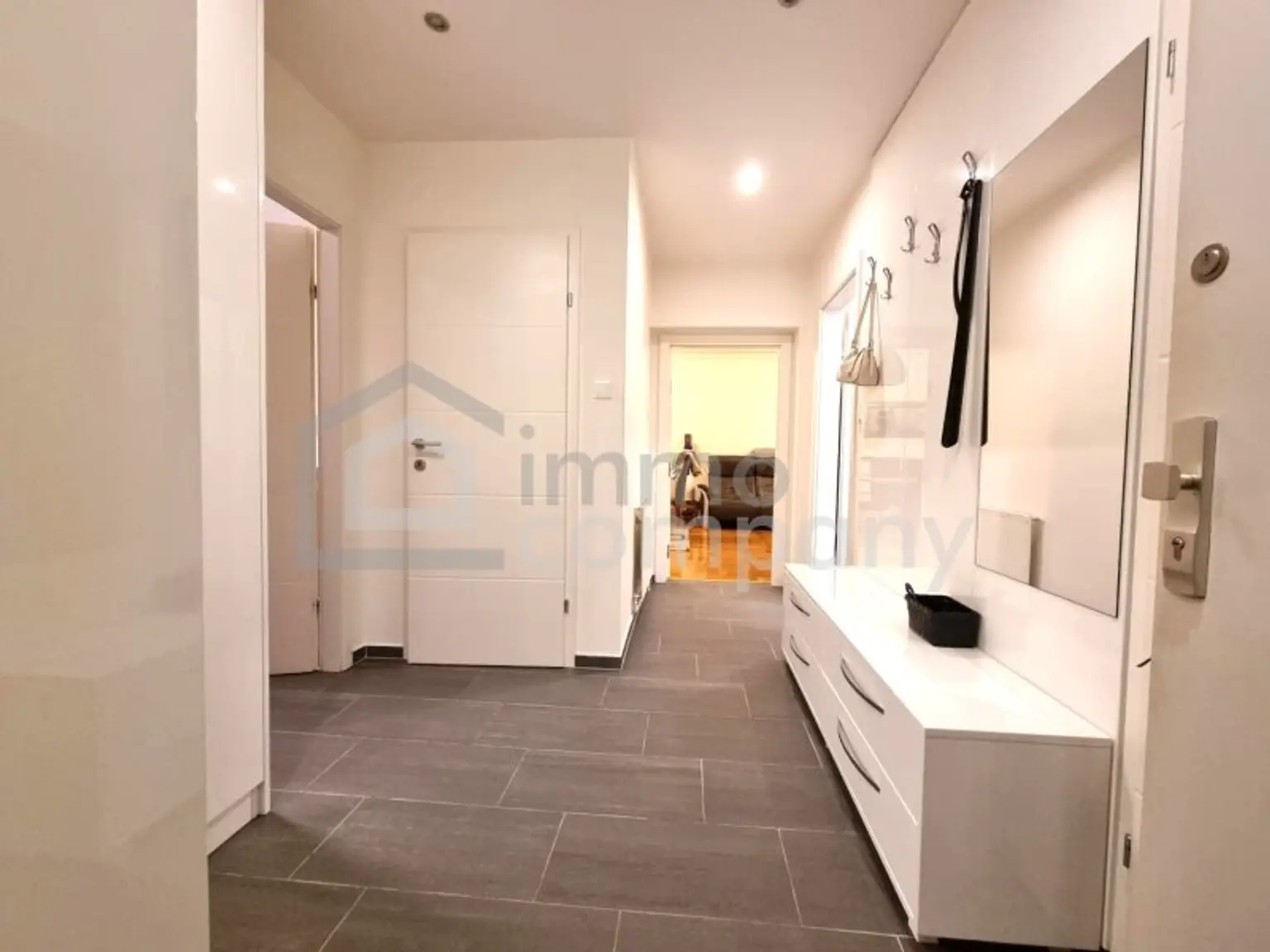 PERFEKTE AUFTEILUNG, TOP-INFRASTRUKTUR und LOGGIA mit GRÜNBLICK  – Ihre 3-Zimmerwohnung mit bester INFRASTRUKTUR