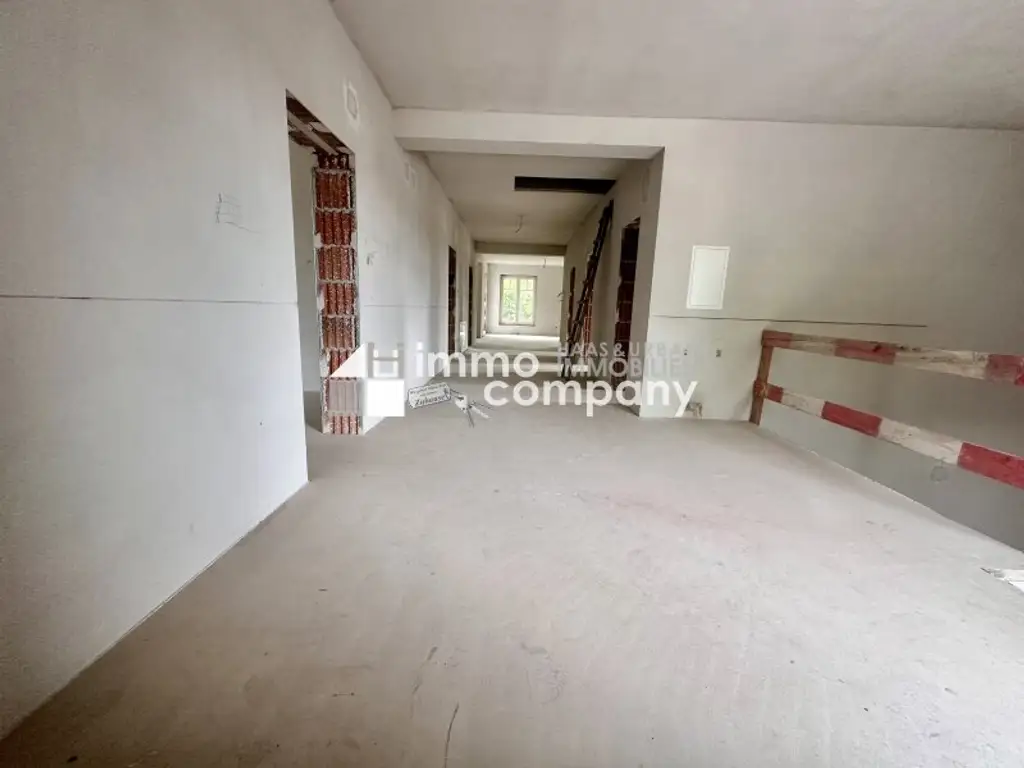 Luxuriöse Villa in Hamuliakovo: 600m², 14 Zimmer, Erstbezug mit Stadt- und Grünblick!