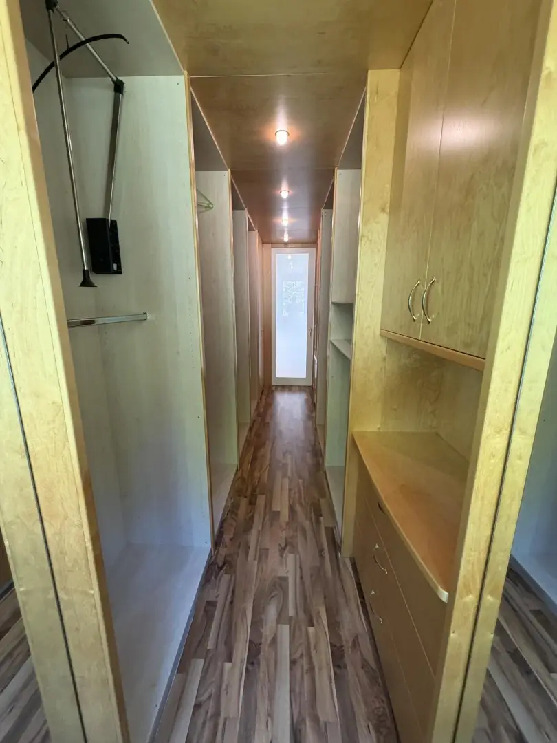 18 Begehbarer Schrank OG