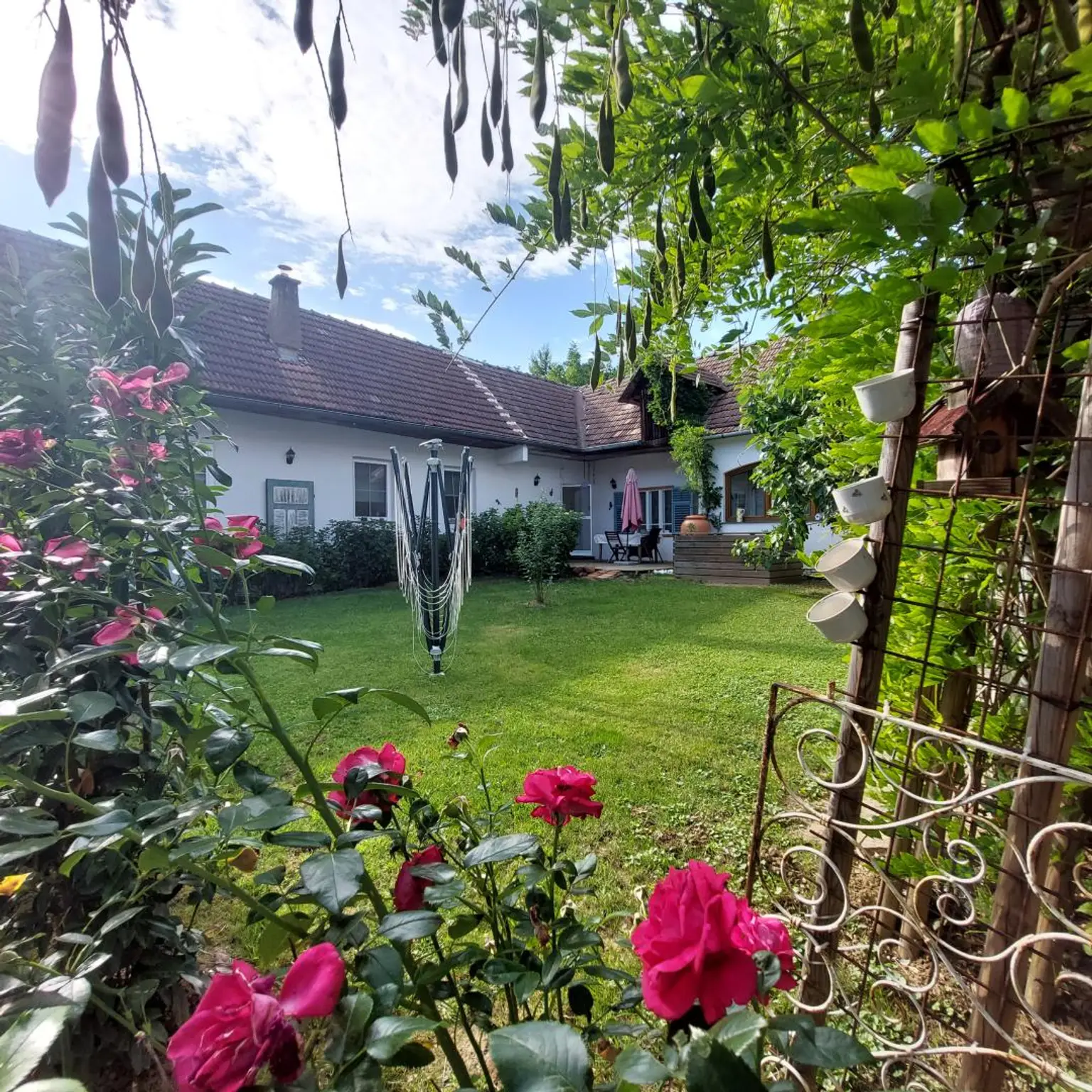Wunderschönes, liebevoll und stilvoll saniertes Bauernhaus mit zwei Ferienappartements