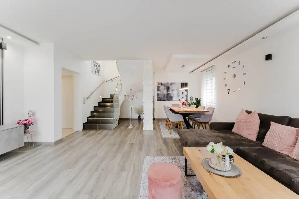 Modernes Einfamilienhaus in Regau!!