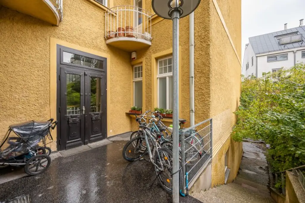 ++1140++ sanierungsbedürftige 3,5 Zimmer Wohnung in Stilvilla! idyllischer Garten!