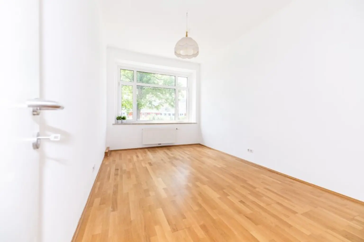 ZEITGEMÄSSES WOHNEN I MODERNE AUSSTATTUNG I HOCHWERTIGE KÜCHE I KLARE LINIEN UND ELEGANTE RAUMAUFTEILUNG I PROJEKT WOHNEN