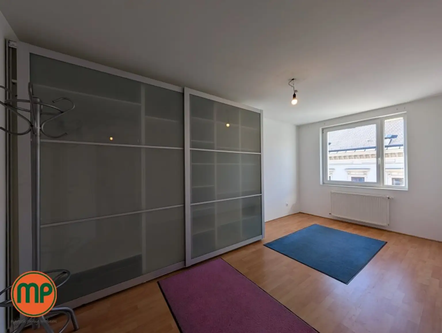 NUR FÜR ÄRZTE: Patientenpotential trifft Top-Anbindung: Ihre Praxis direkt an der U6