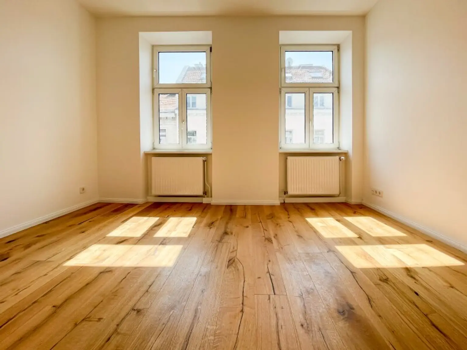 NÄHE AUGARTEN: helle sanierte 3-Zimmerwohnung inkl. neuer Küche