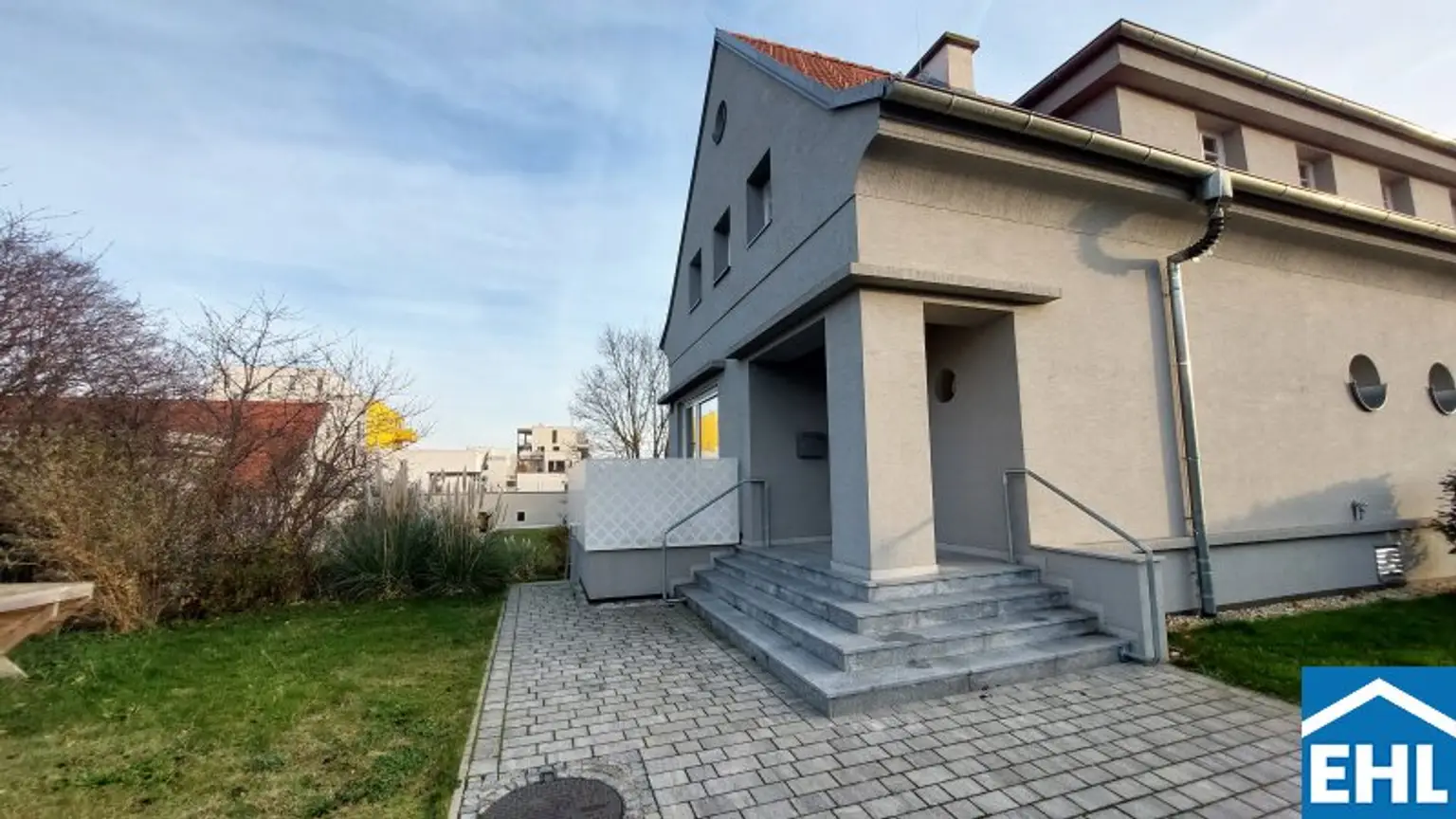 Familientraum - Doppelhaushälfte mit großem Garten am Rosenhügel!