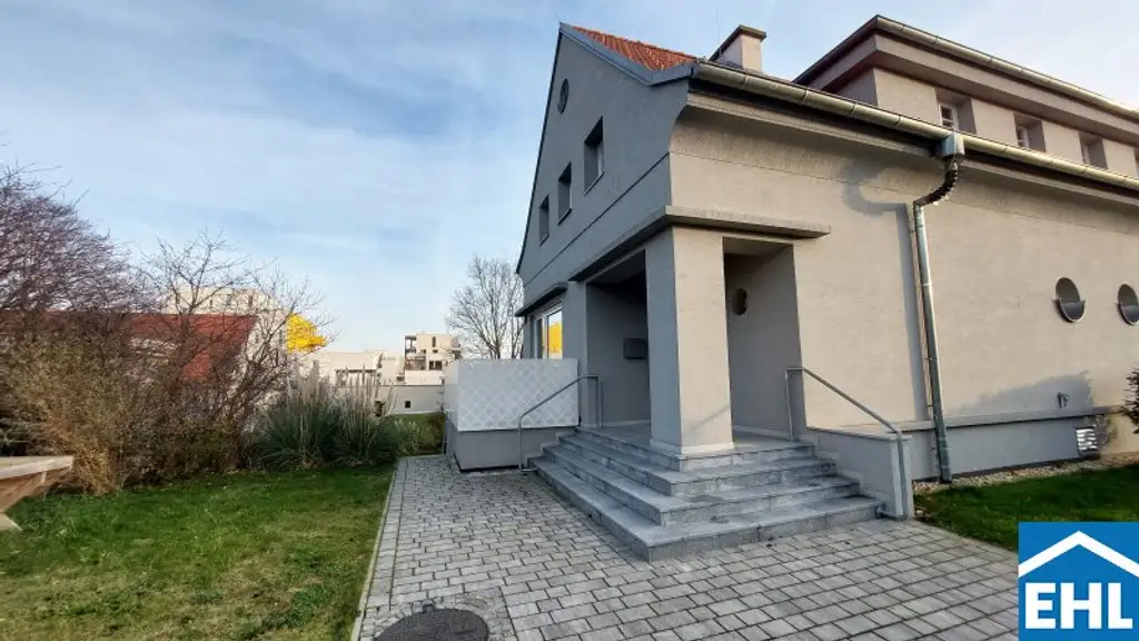 Familientraum - Doppelhaushälfte mit großem Garten am Rosenhügel!