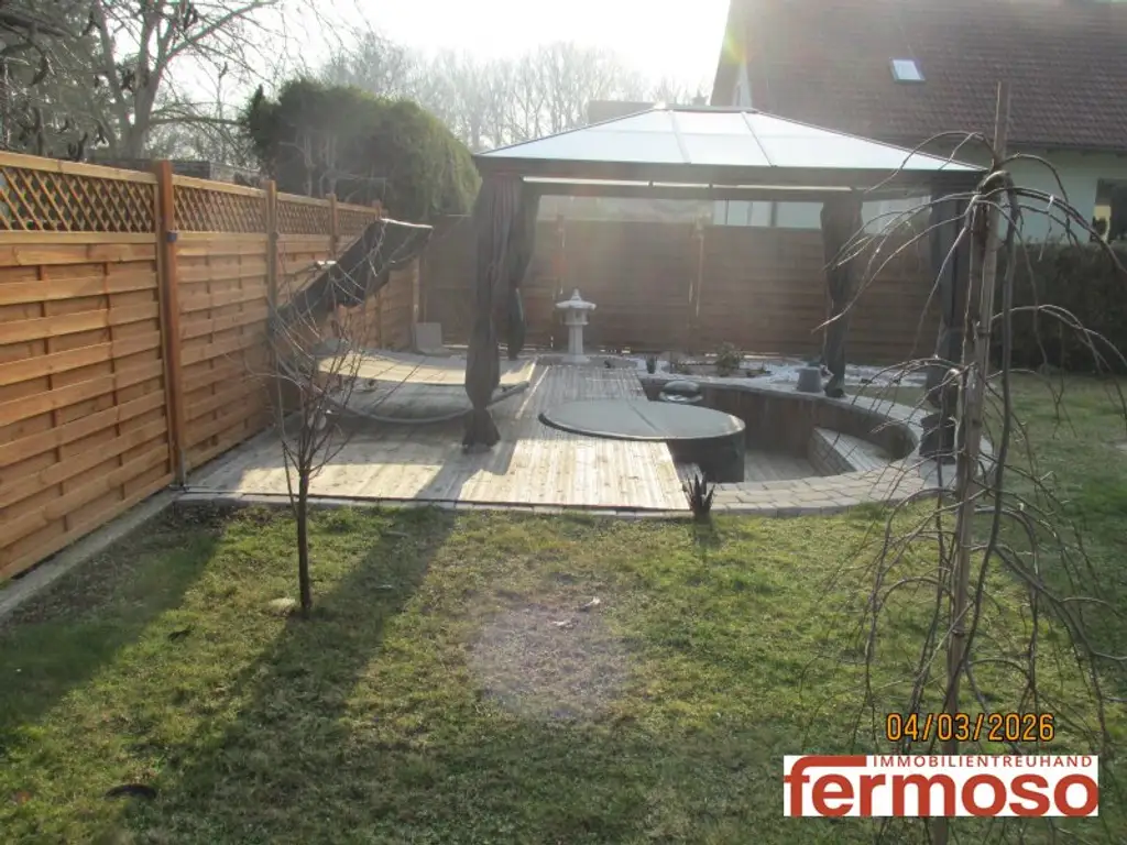 Traumhafter Bungalow vollunterkellert mit Fitness und Kino, perfekt und gepflegt mit wunderbaren Garten