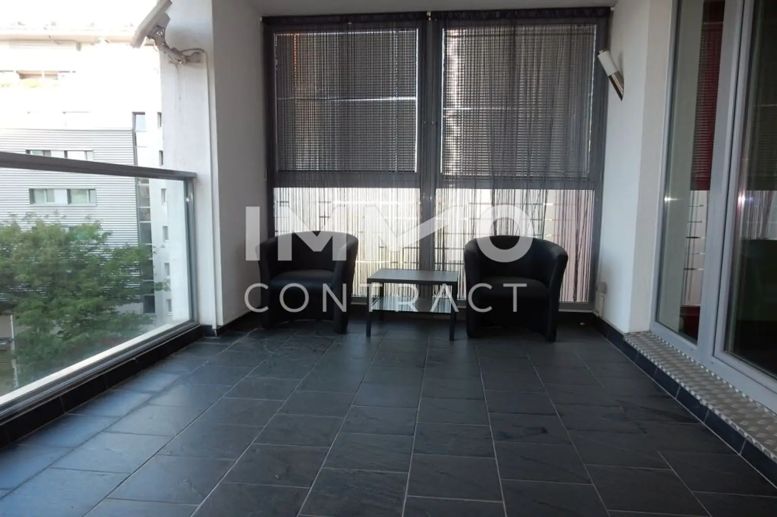 Voll möblierte 3 Zimmer Wohnung mit
Loggia, Pool, Sauna, Terrasse und
Fitnessstudio am Wienerberg!
