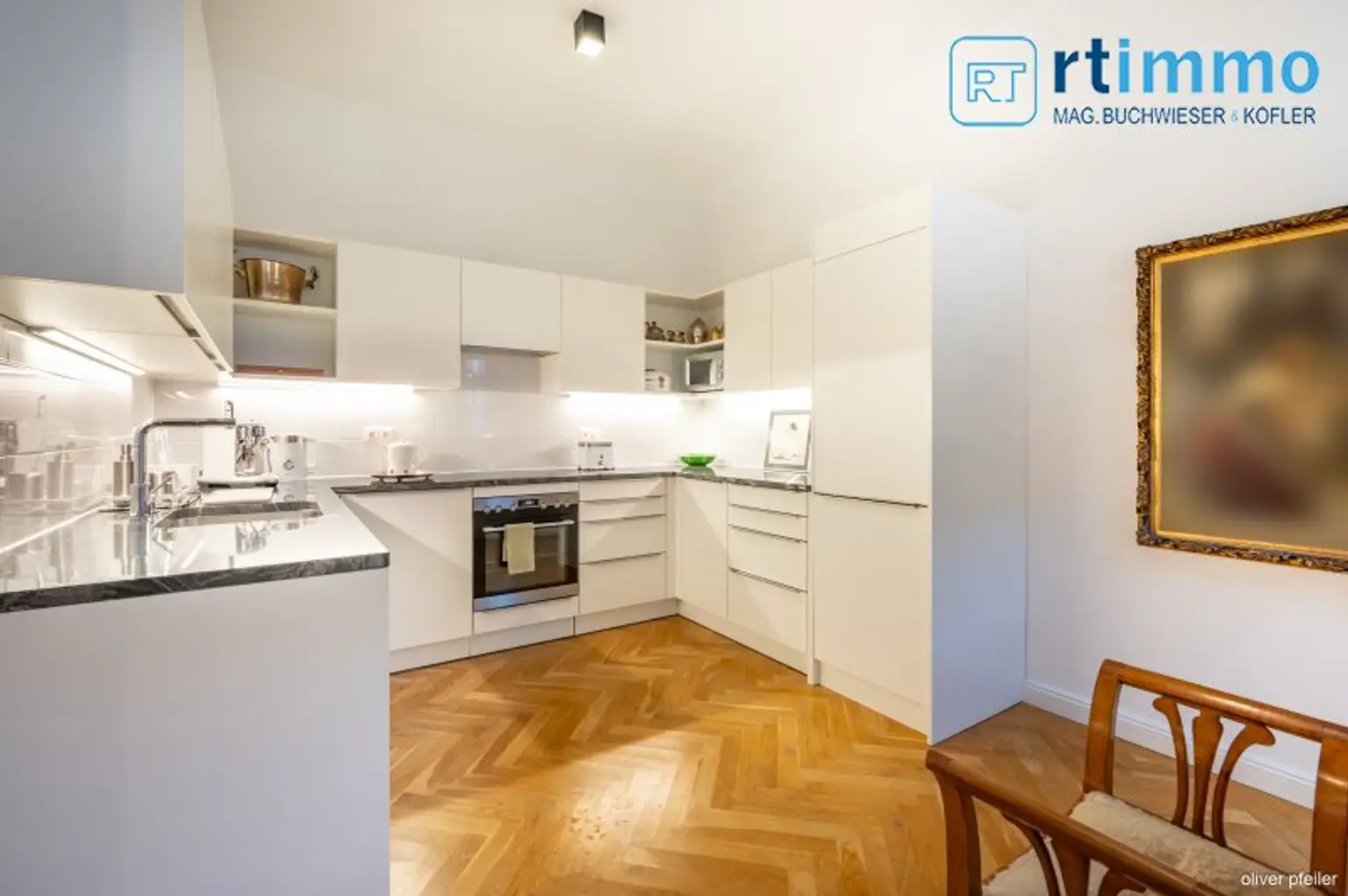 EDLE 5-ZIMMER DACHGESCHOSSWOHNUNG mit TERRASSE und AIRCONITION , Neuwertig