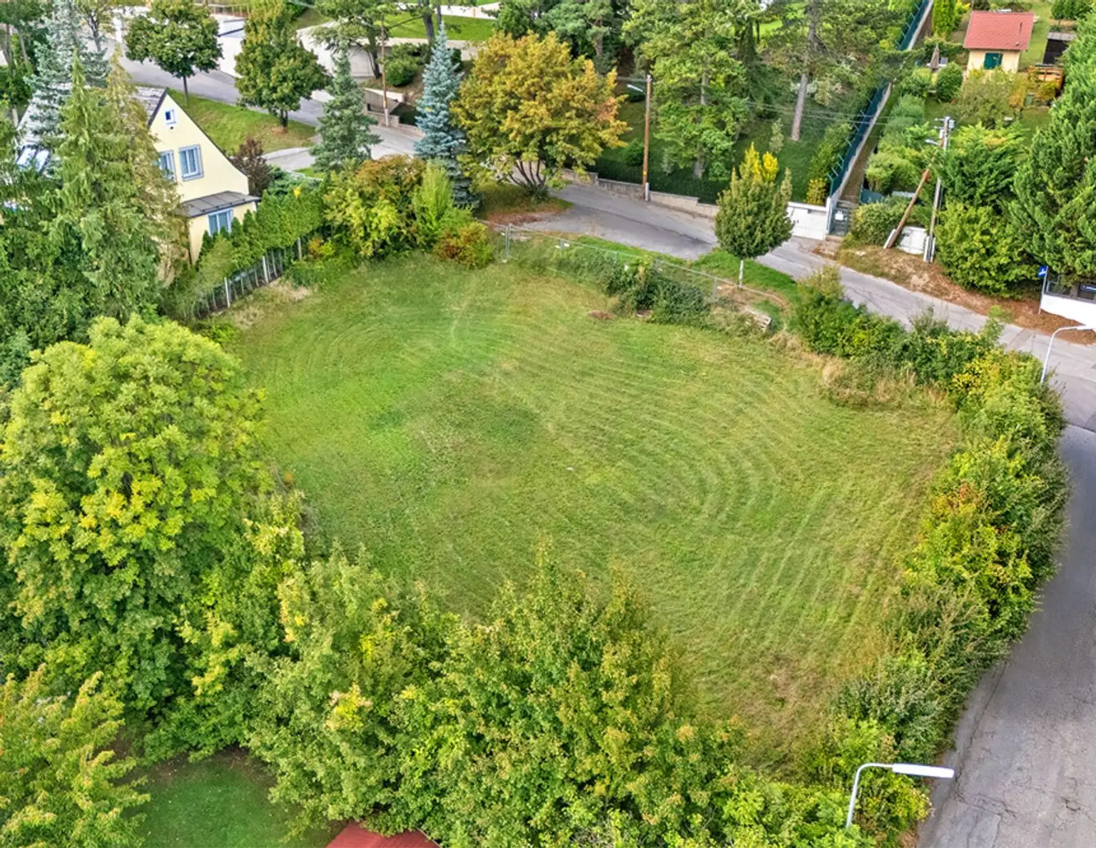 Ober St. Veit - voll aufgeschlossener Baugrund mit 1.065 m² in begehrter Sonnenlage