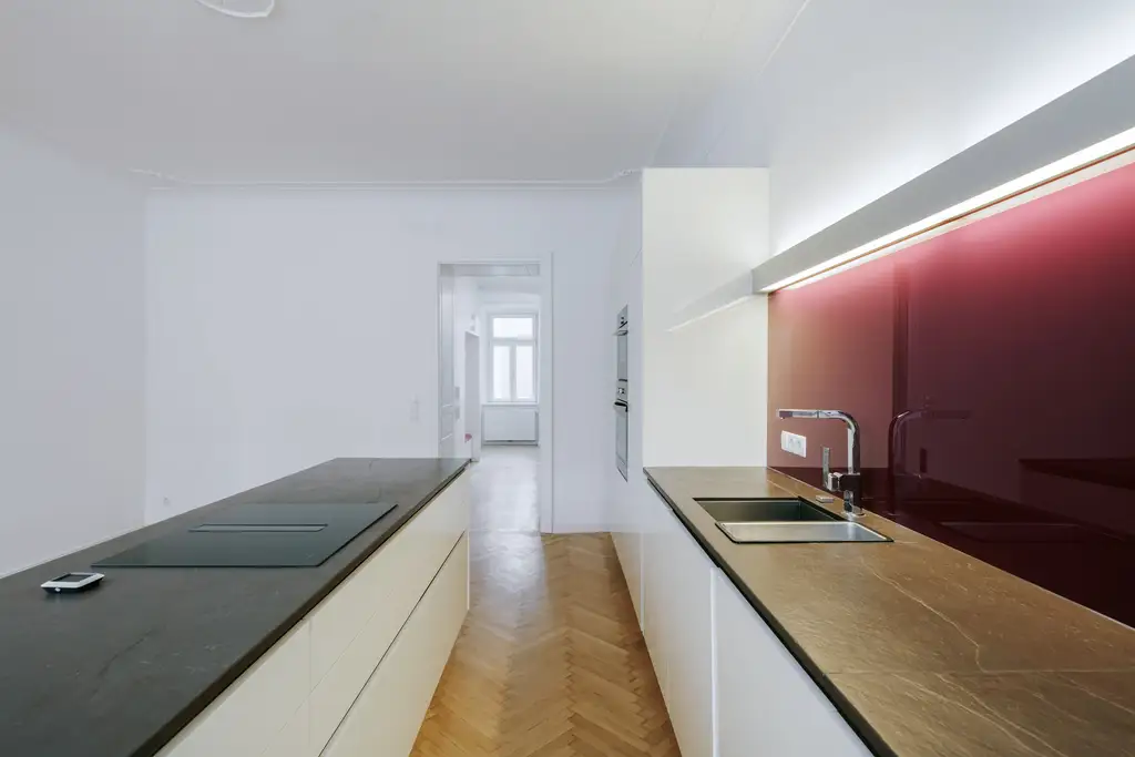 Wunderschöne Stil-Altbau Wohnung 106m² 3.Liftstock  in Toplage 1070 Wien !