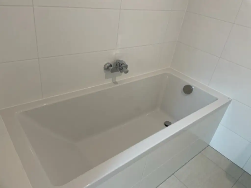 2-Zimmer-Dachterrassenwohnung Erstbezug inkl hochwertiger Küche, Außenfläche und Kellerabteil mit Blick ins Grüne - KLOSTERNEUBURG/ K126 T53