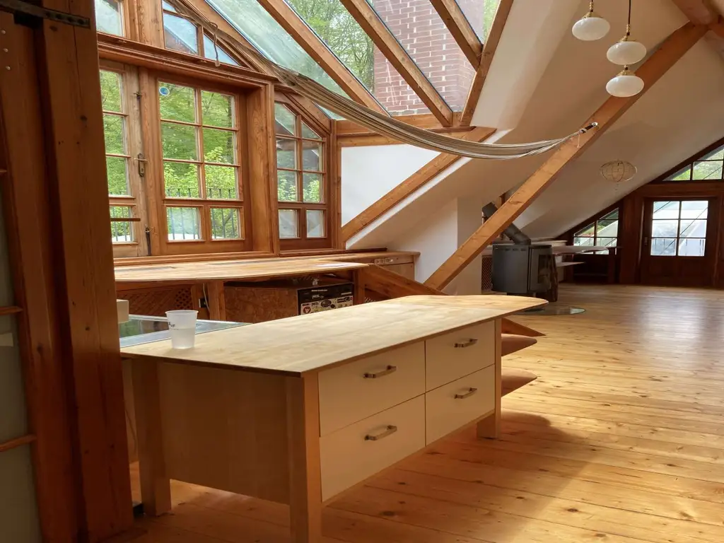 LOFTARTIGE WOHNUNG IM GRÜNEN NAHE DER WIENER STADTGRENZE