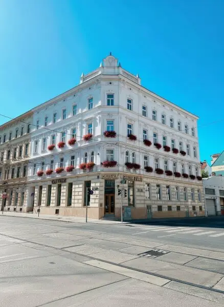 Helle 2-Zimmer-Altbauwohnung mit klassischem Flair im 16. Bezirk