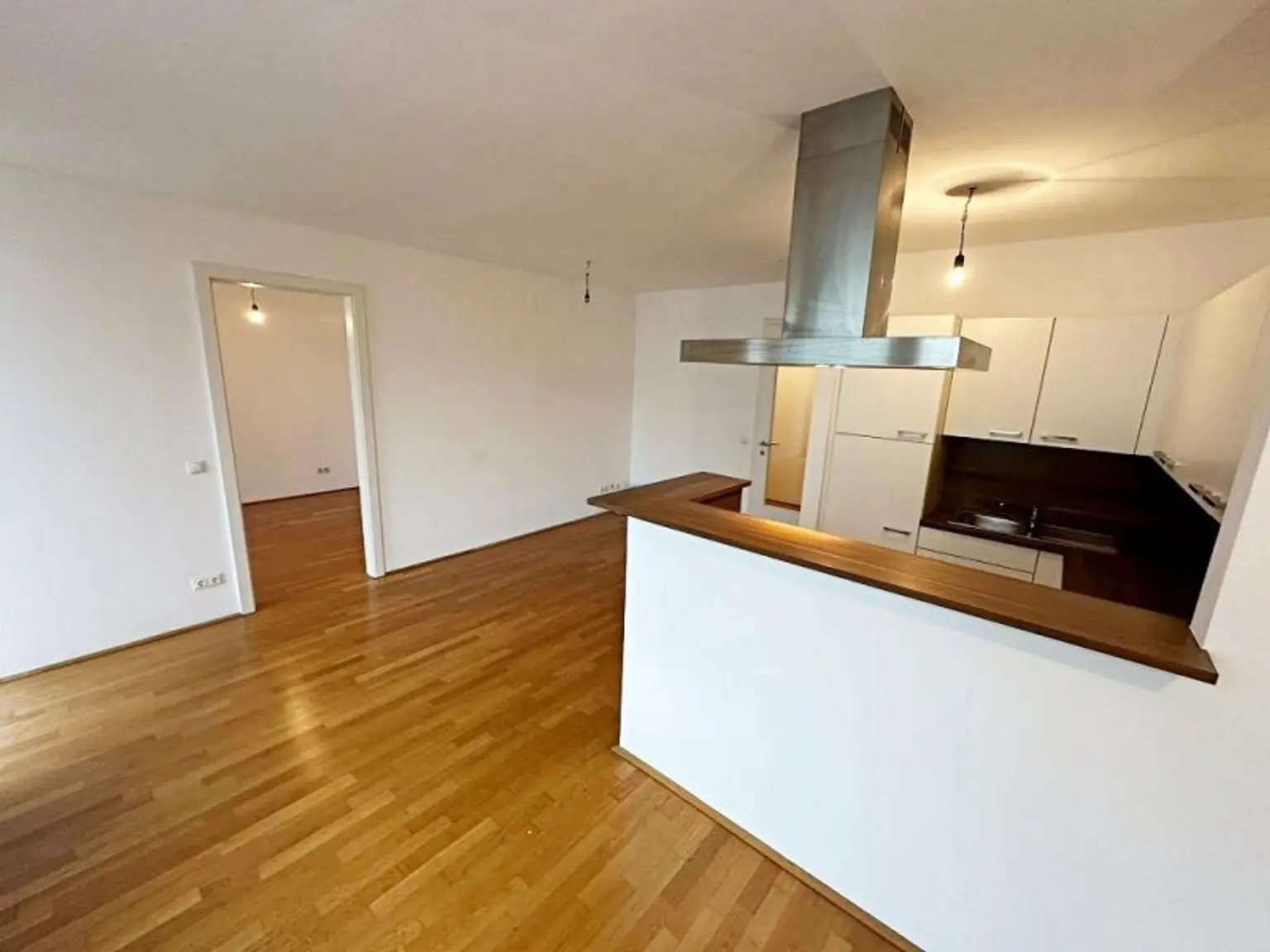 HUMBOLDTGASSE, U1 NÄHE, 76 m2 Neubau inkl. 4 m2 Loggia, Wohnküche, 2 Zimmer, gefördert, 2. Liftstock