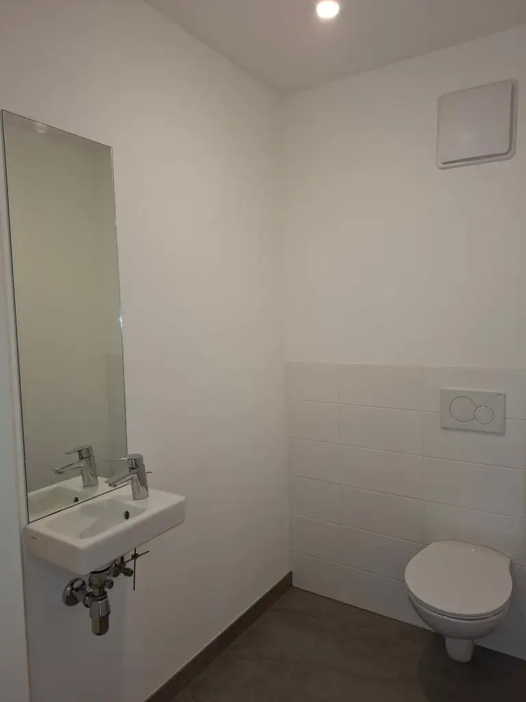 2-Zimmer-Wohnung mit Terrasse und Eigengarten und 2 Parkplätzen (1 x in Tiefgarage) zu vermieten