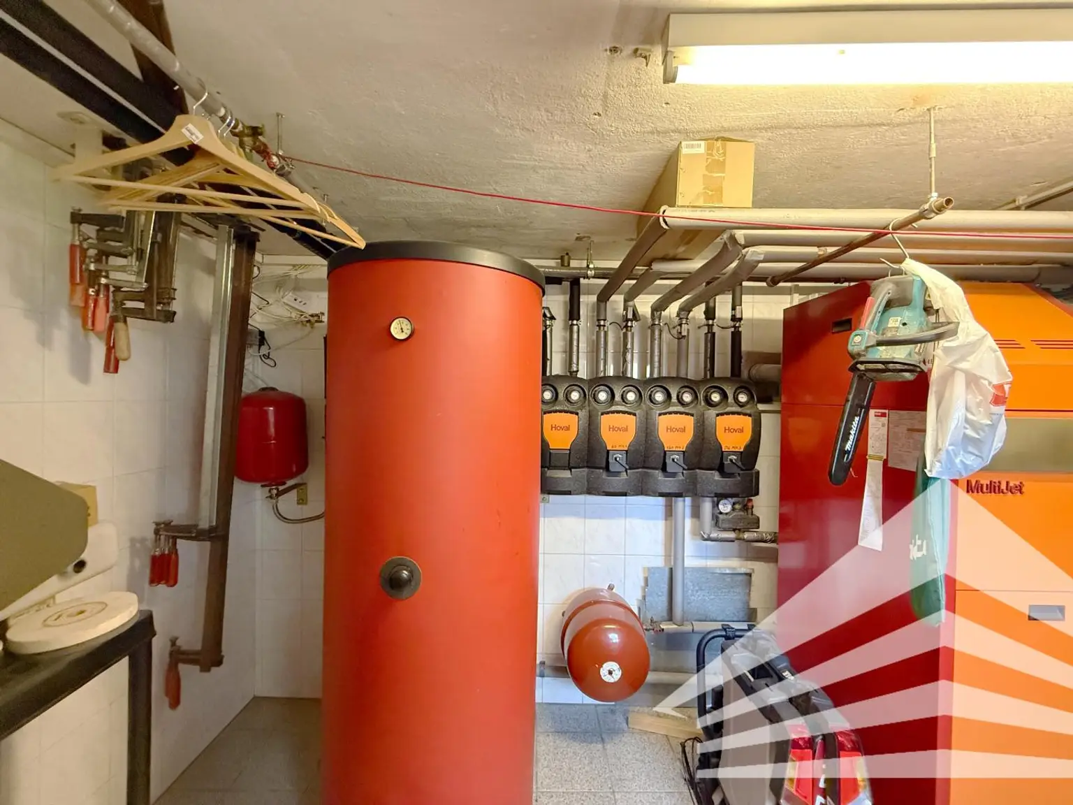 Großzügiges Mehrfamilienhaus in schöner Aussichtslage in Abwinden! 2 Garagen Plus Carport!