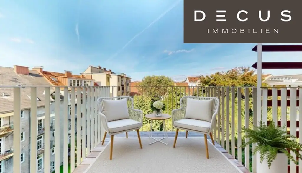 | EXKLUSIVE & LICHTDURCHFLUTETE DACHGESCHOSS - MAISONETTE - WOHNUNG MIT BLICK AUF DEN SCHLOSSBERG | PRIVATER LIFTZUGANG | 2 TERRASSEN | TOP LAGE