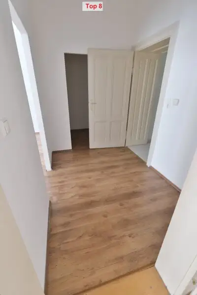 Drei UNBEFRISTETE 2 Zimmer-Wohnungen mit KFZ-Stellplatz im Haus