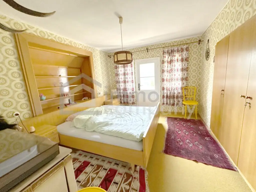 Uriges Landhaus - Traumlage - plus  Pool - Grundfläche 1.594 m² - Renovierung und Schönheitsreparaturen sind erforderlich, dennoch sofort beziehbar!