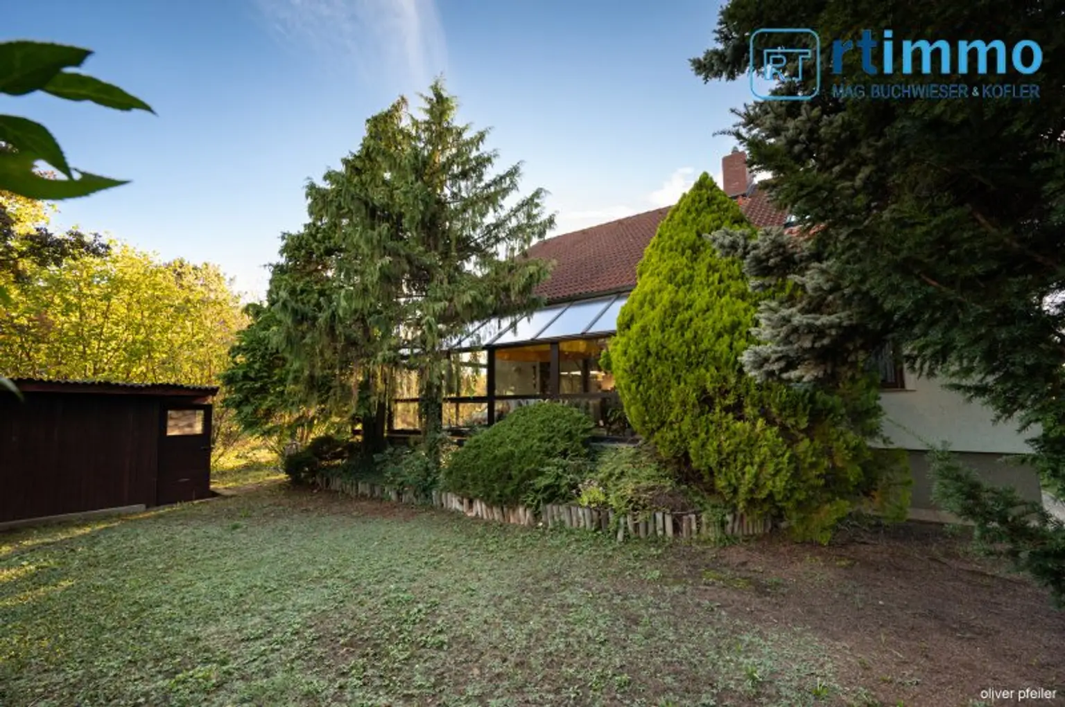 SCHÖNES FAMILIENHAUS mit Wintergarten und Garage in ruhiger Lage zu mieten!