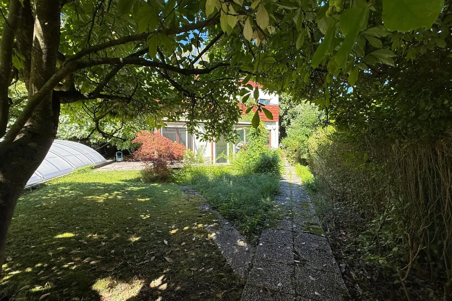 Traumhaftes Gartenparadies in Maurer BESTLAGE