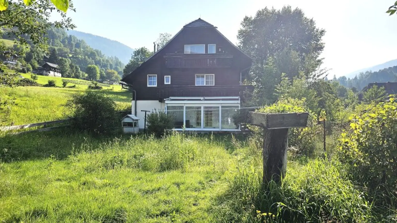 Mehrfamilienhaus mit schönem Grundstück. Zu Fuß zur Therme und zum Skilift - Bad Kleinkirchheim.