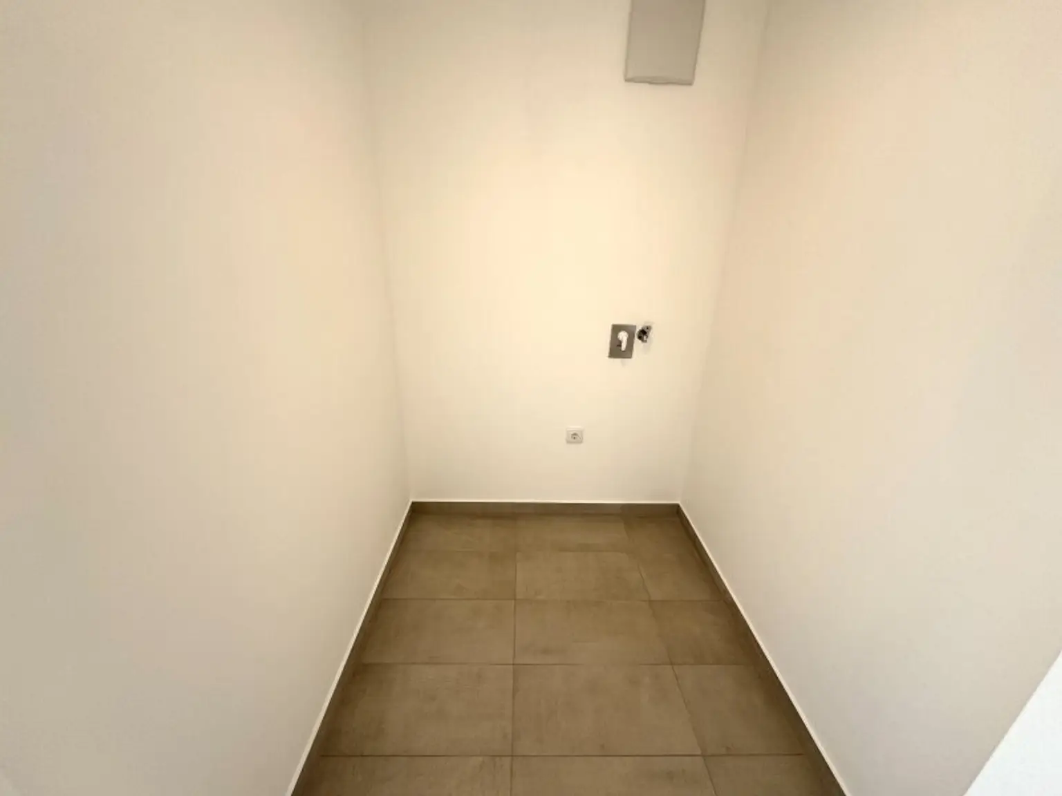 WOHNEN UND GENIESSEN IM SÜDWESTEN VON WIEN! PERFEKTE INFRASTRUKTUR – NÄHE SCHÖNBRUNN!