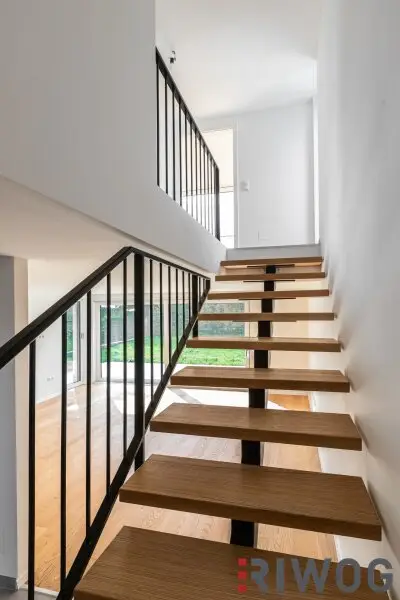 MINI VILLA AM HACKENBERG MIT CA. 37m² DACHTERRASSE UND IMPOSANTEM WEITBLICK AUF DIE CITY - EIGENGRUND IM KLEINGARTEN - GANZJÄHRIG BEWOHNBAR