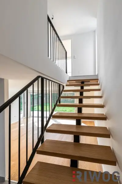 MINI VILLA AM HACKENBERG MIT CA. 37m² DACHTERRASSE UND IMPOSANTEM WEITBLICK AUF DIE CITY - EIGENGRUND IM KLEINGARTEN - GANZJÄHRIG BEWOHNBAR