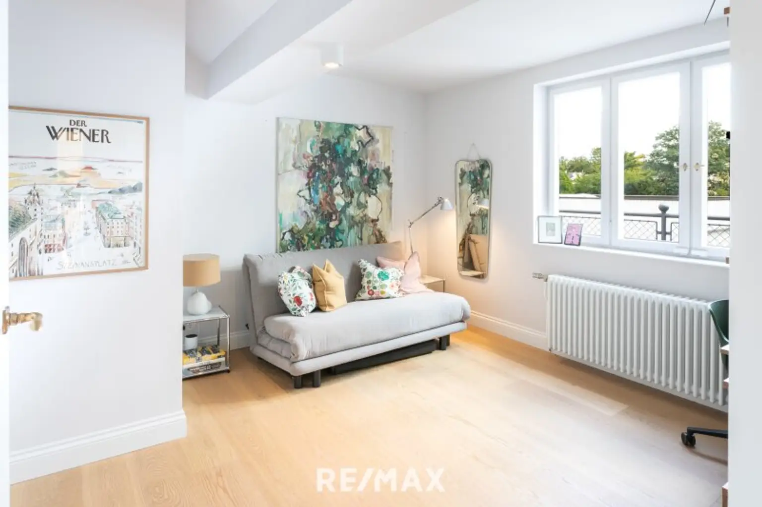 Alt-Hietzing - Luxuriöses Dachgeschoss mit Terrasse auf Wohnebene !