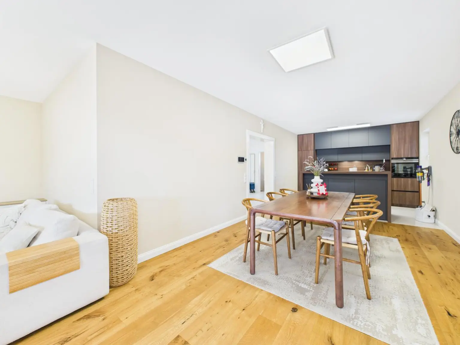Exklusives Neubauhaus in Marchtrenk – stilvolles Wohnen mit modernster Technik & traumhaftem Garten samt Wellnessbereich