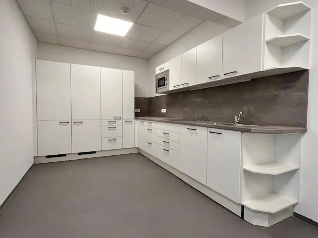 Neu sanierte Büroflächen (~16 m² bis ~345 m²) in der ehem. Kopal-Kaserne zu vermieten