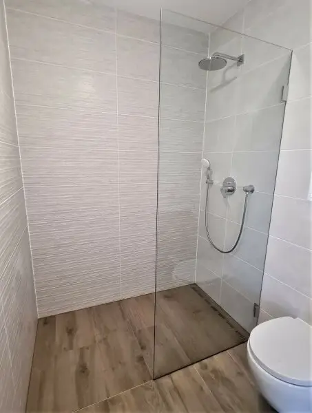 HOFRUHELAGE, JEDLESEE, 33 m2 Neubau, Einzelwohnraum, Komplettküche, Duschbad, Hofruhelage, 1. Liftstock, Anton-Bosch-Gasse