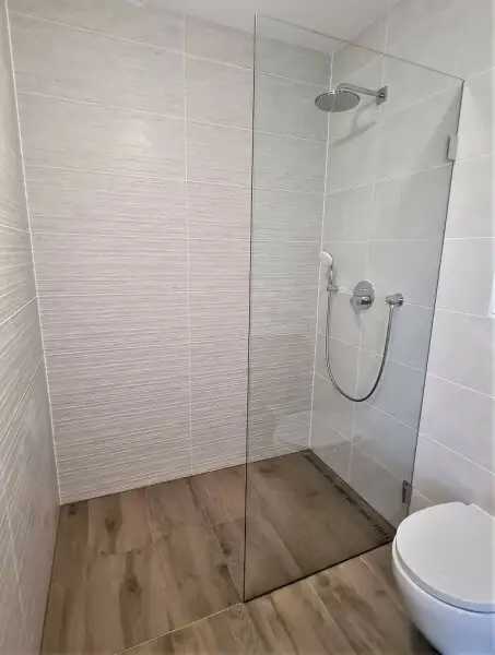 HOFRUHELAGE, JEDLESEE, 33 m2 Neubau, Einzelwohnraum, Komplettküche, Duschbad, Hofruhelage, 1. Liftstock, Anton-Bosch-Gasse