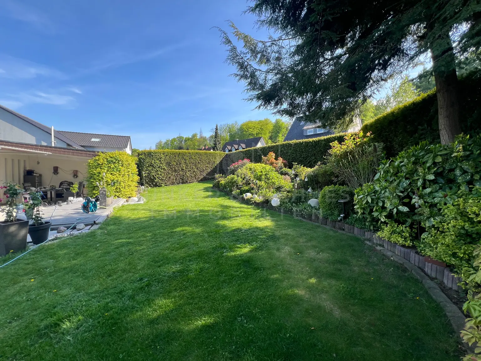 Weitläufiger Garten