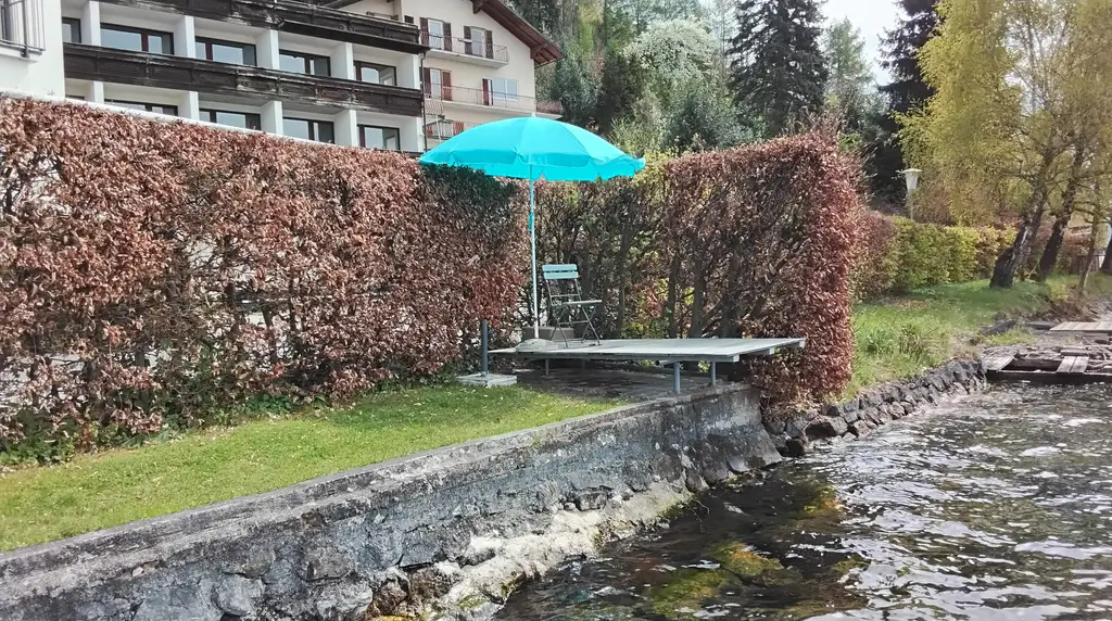 Mietwohnung  mit  Badeplatz.