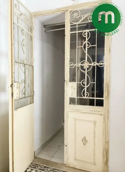 Altbauvilla aus der Jahrhundertwende mit großzügiger Liegenschaft