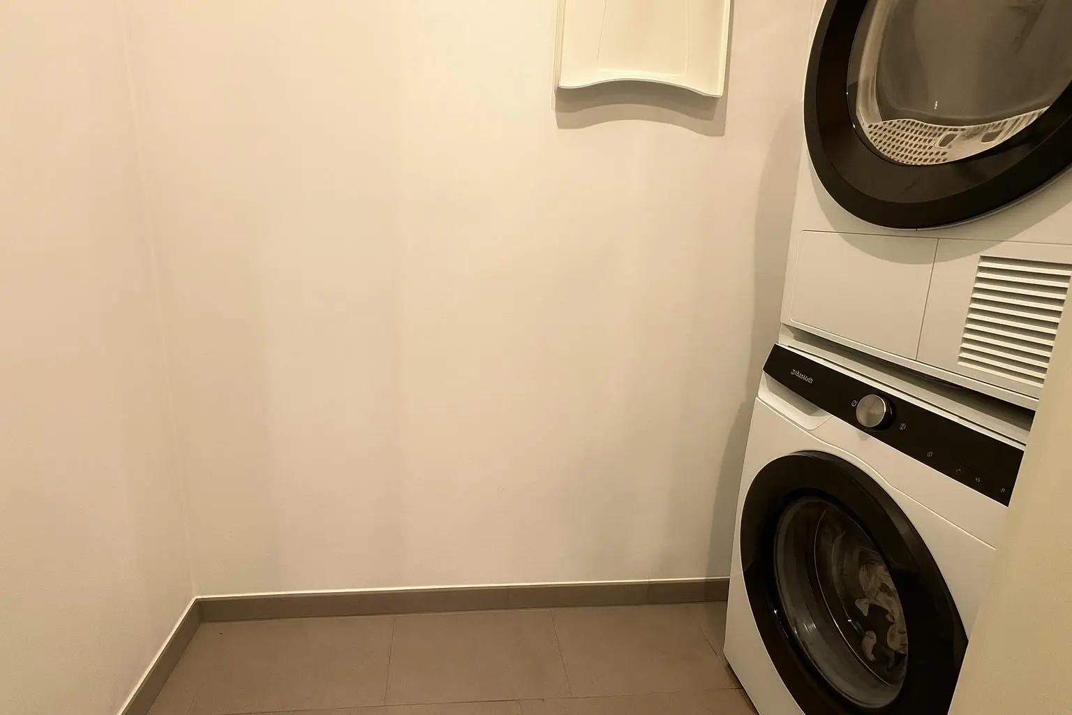 Abstellraum mit WM-Anschluss