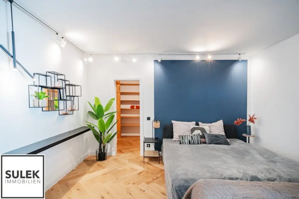 Ruhige, sanierte 3,5 Zimmer Wohnung mit Designer-Bad und Küche + Garage (optional!) in Mariahilf - beziehbar ab 01/26!